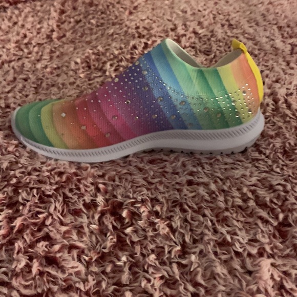 Rainbow 🌈 and rhinestone sneakers NWOT . Size 8 - Picture 6 of 9